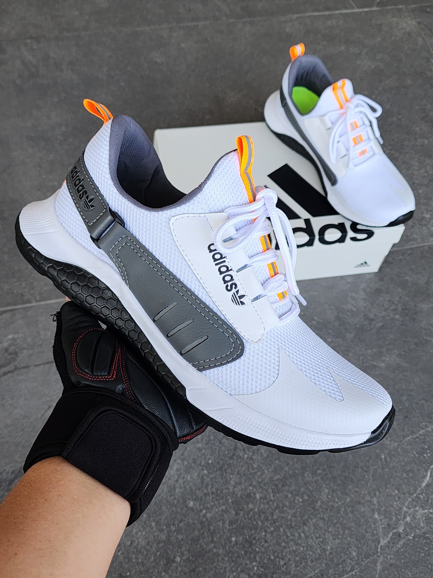 DEPORTIVO ULTRALIVIANO + Regalo 3 pares de Medias