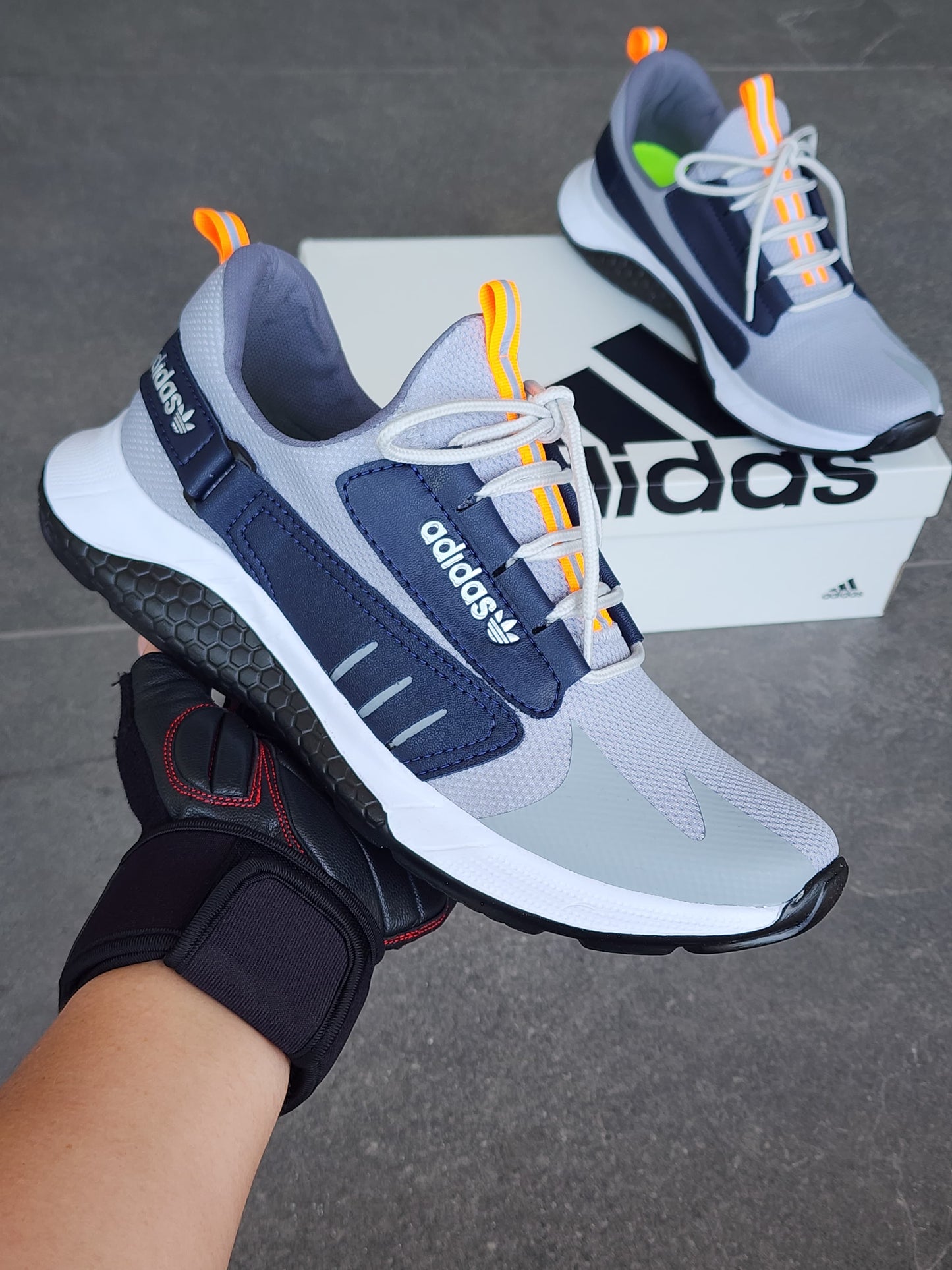 DEPORTIVO ULTRALIVIANO + Regalo 3 pares de Medias