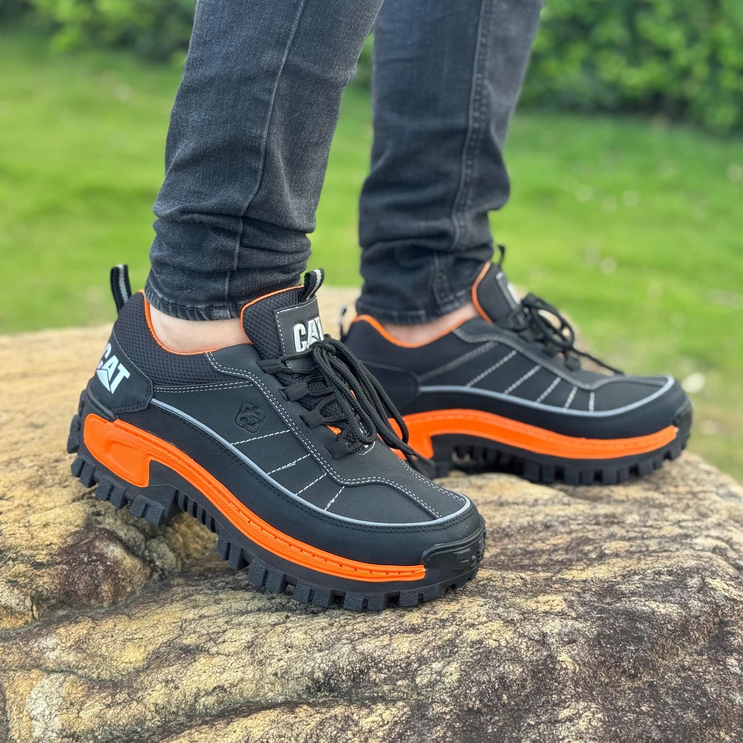 Caterpillar Intruder + Regalos 3 pares de Medias